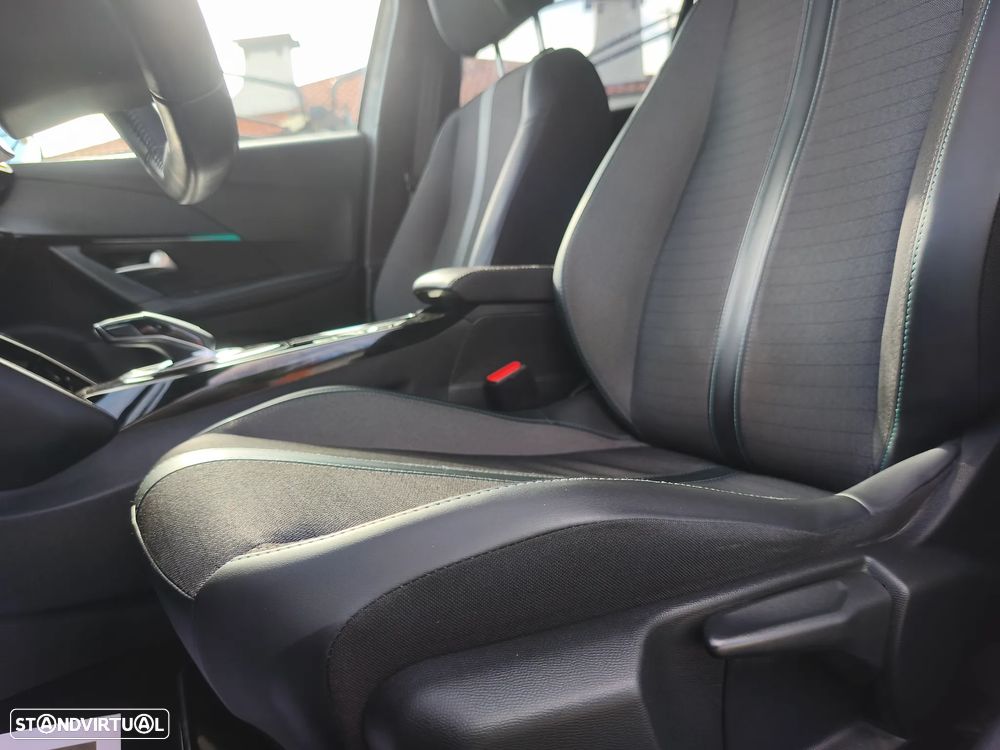 Peugeot 2008 1.5 BlueHDi Allure Pack EAT8 - 10