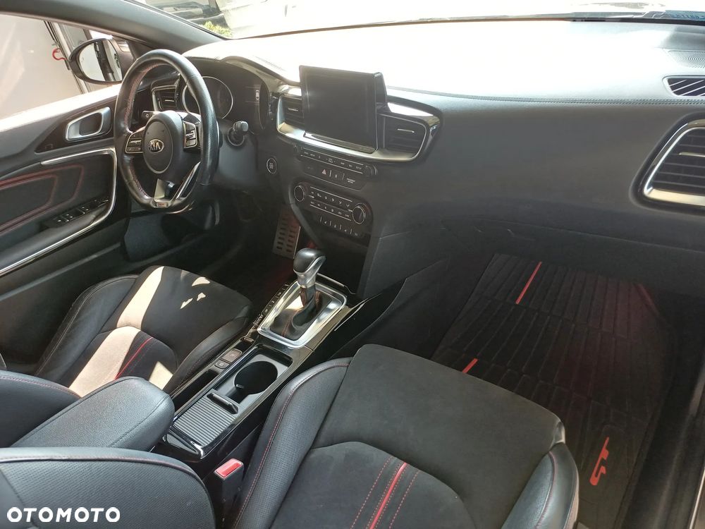Kia ProCeed - 18