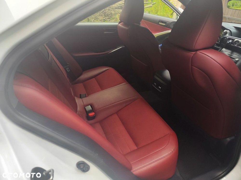 Lexus IS 200t F Sport - 32