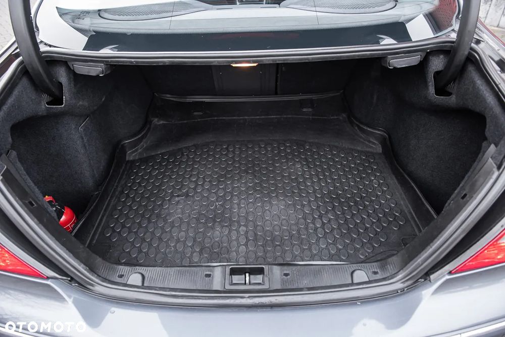 Mercedes-Benz CLK - 23