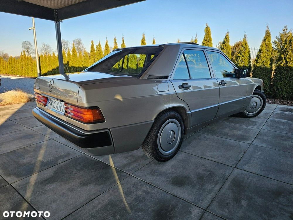 Mercedes-Benz W201 (190) - 3