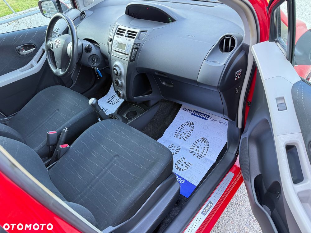 Toyota Yaris 1.3 Luna Premium - 13