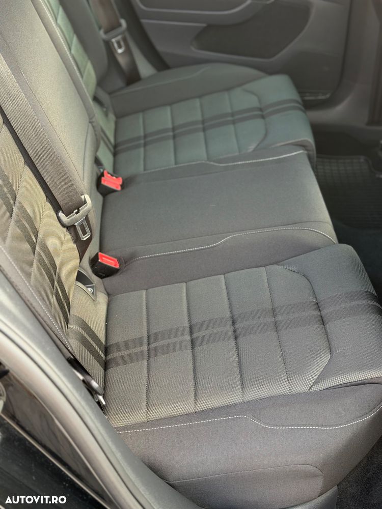 Volkswagen Golf - 11