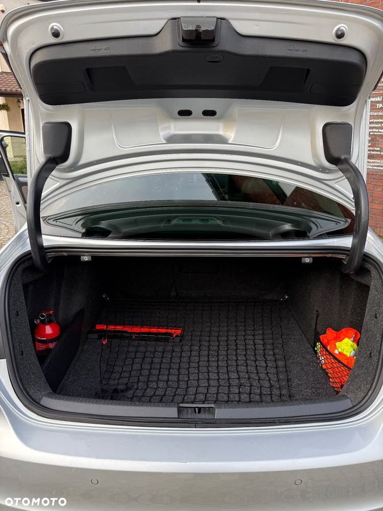 Volkswagen Jetta 2.0 TDI Comfortline - 16