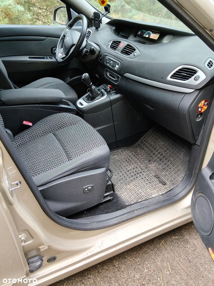 Renault Scenic 1.6 16V Expression - 13