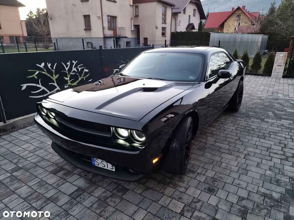 Dodge Challenger - 2