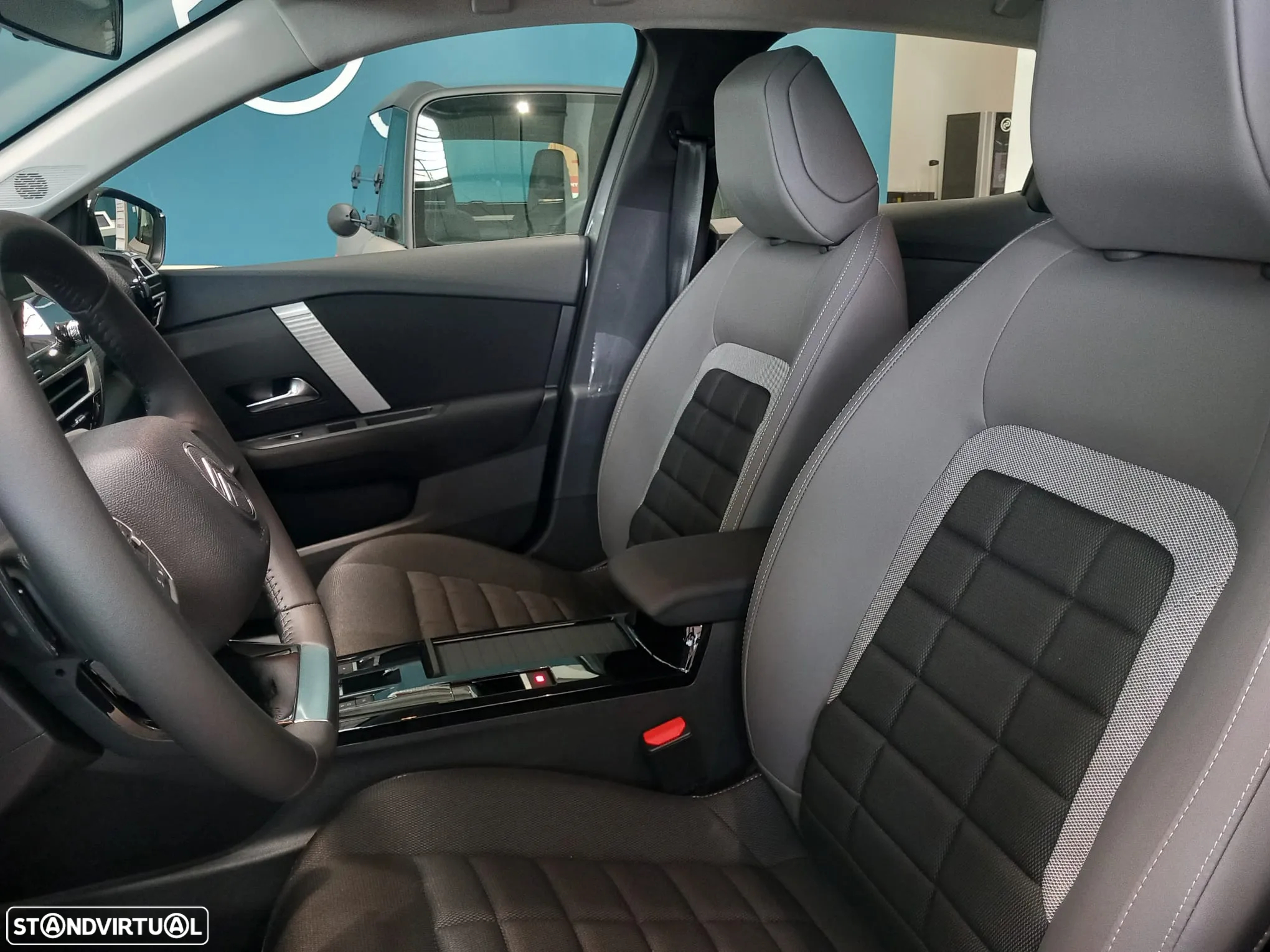 Citroën C4 1.2 PureTech Plus EAT8 - 12