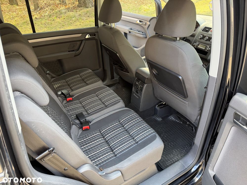 Volkswagen Touran - 15