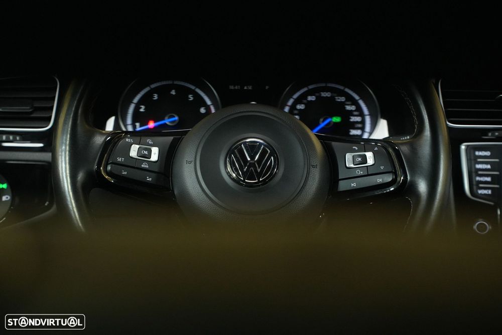 VW Golf 2.0 TSI R DSG - 23