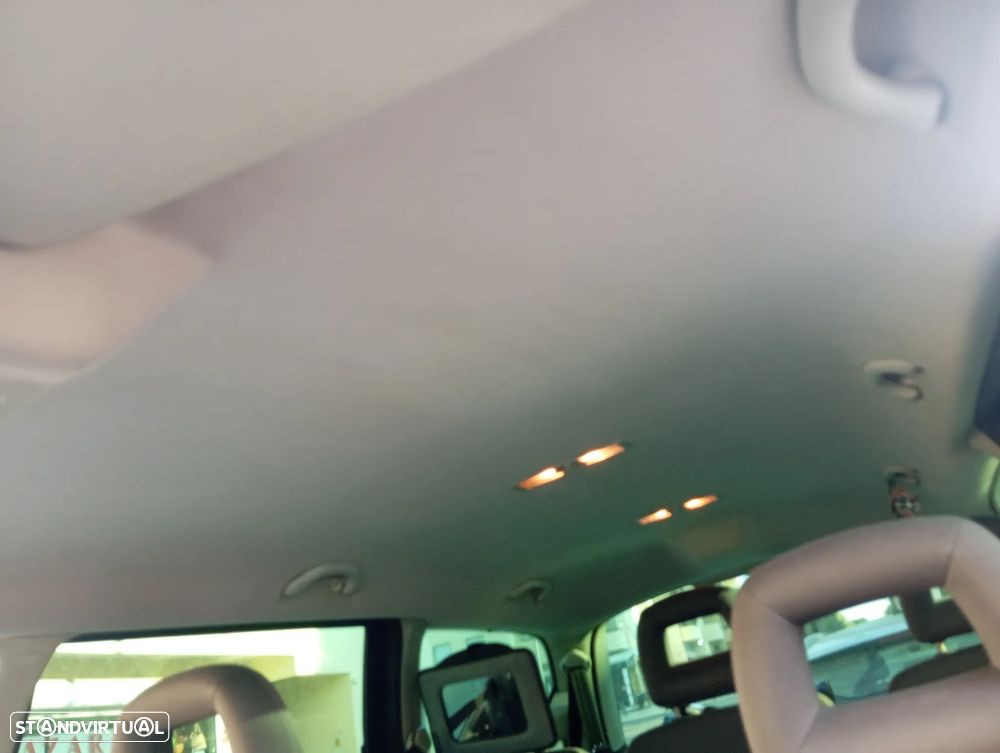 VW Sharan - 7