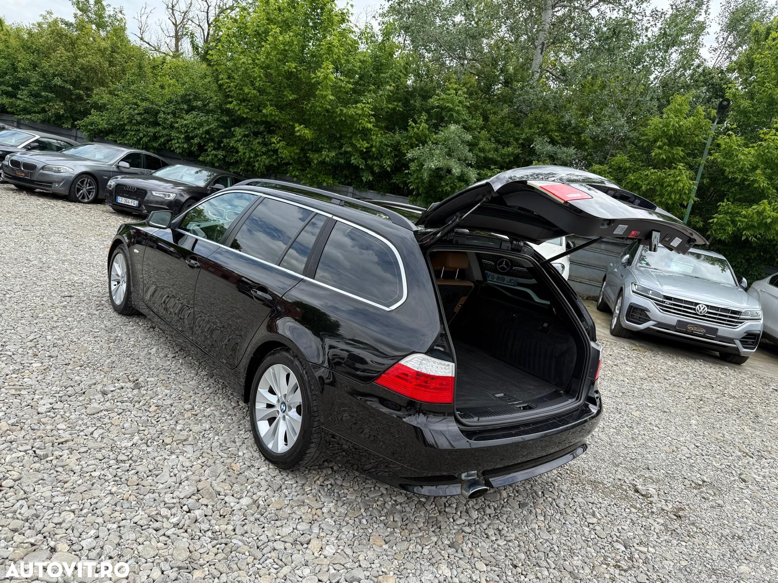 BMW Seria 5 520d Touring Aut. Edition Exclusive - 31