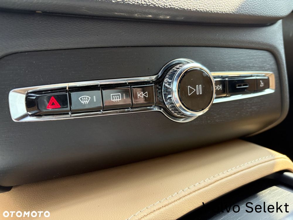 Volvo XC 90 - 17