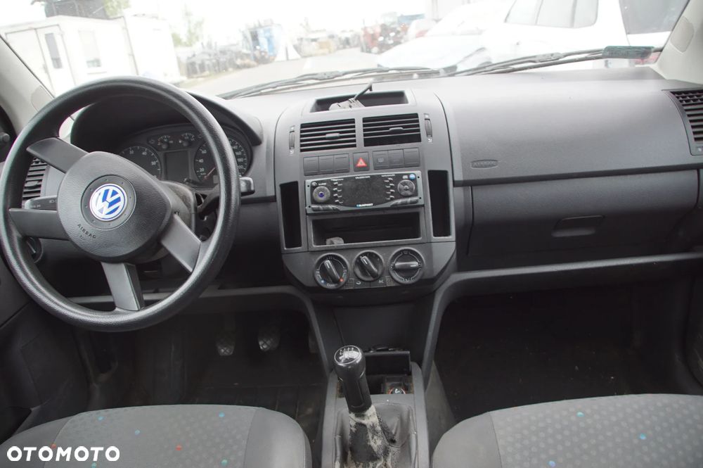 Auto na części - Volkswagen Polo IV 9N 1.2 6V 54 KM AWY GER L041 2002R Silnik Skrzynia Klapa Maska Błotnik Drzwi Szyba Sterownik Moduł Licznik Deska Kokpit Kierownica - 15