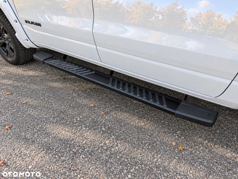 RAM 1500 Crew Cab Shortbed Bighorn - 14
