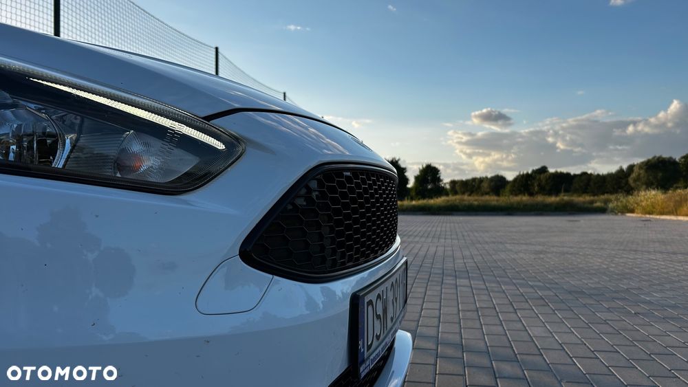 Ford Focus 1.5 EcoBoost ST-Line - 13