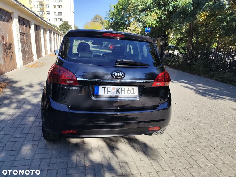 Kia Venga - 34