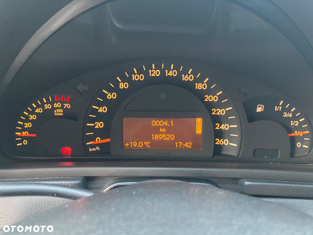 Mercedes-Benz Klasa C 320 T Avantgarde - 24