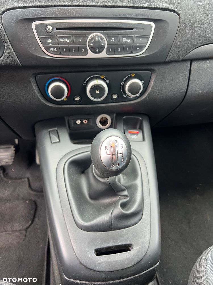 Renault Scenic 1.5 dCi Authentique - 13