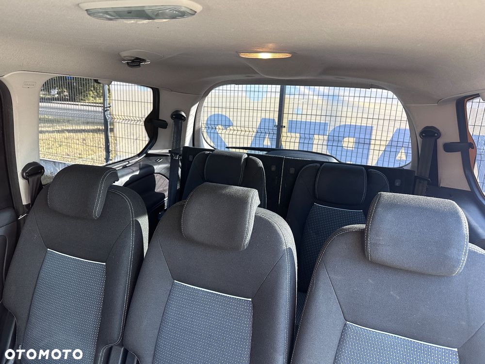 Ford Galaxy 2.0 TDCi Ghia - 9