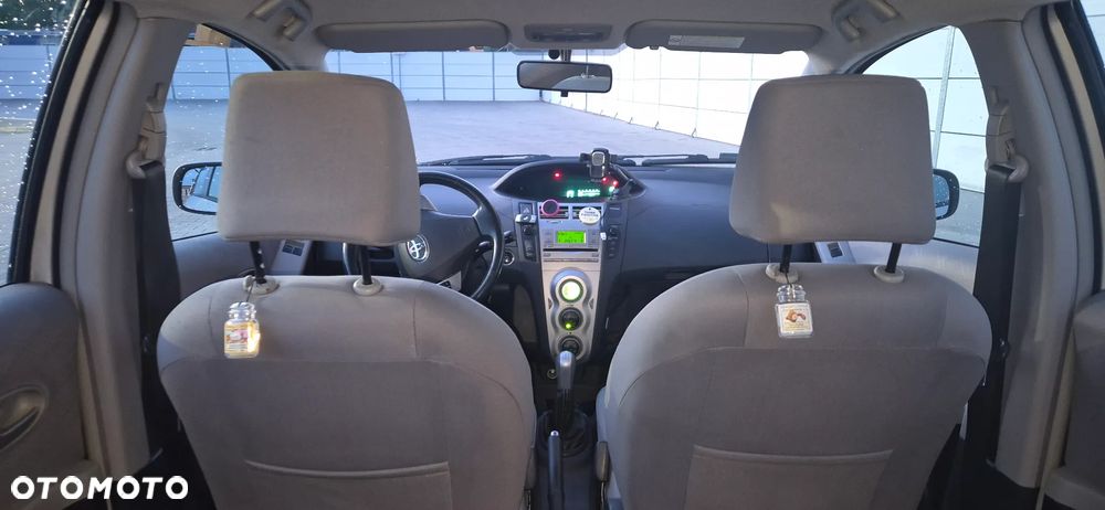 Toyota Yaris 1.3 VVT-i Executive - 7