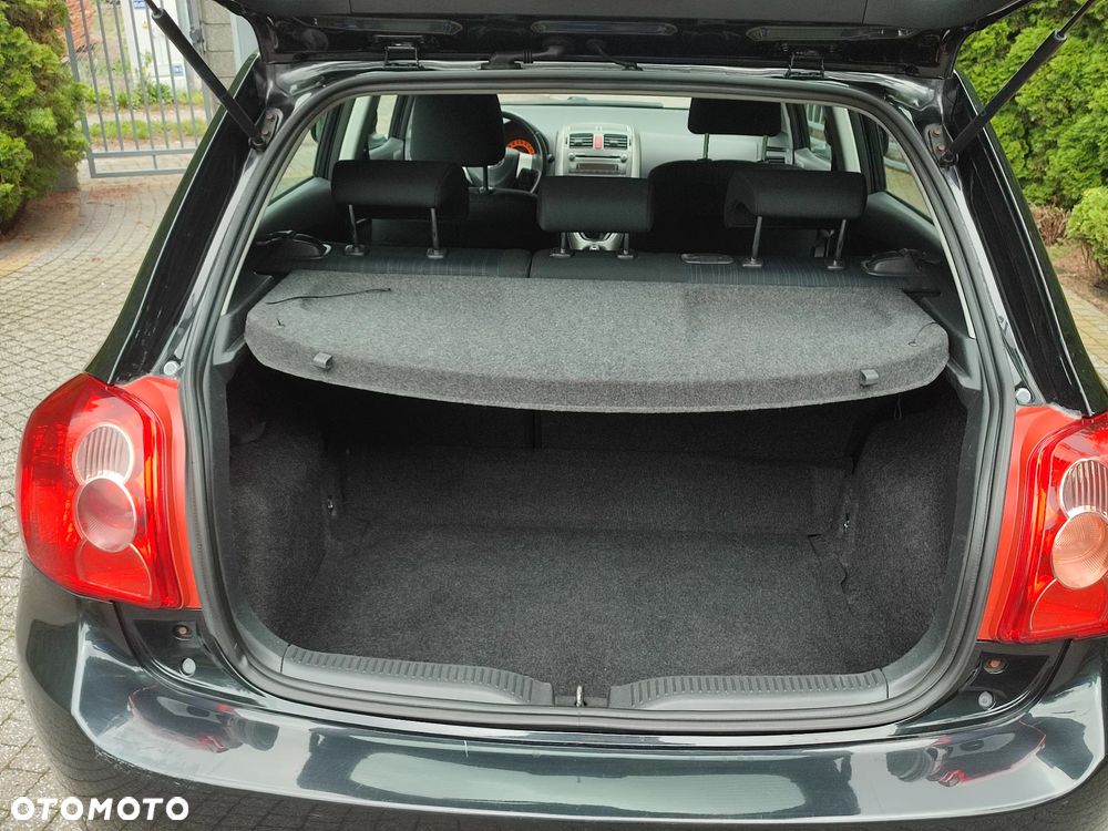 Toyota Auris 1.33 Dual-VVT-i - 19