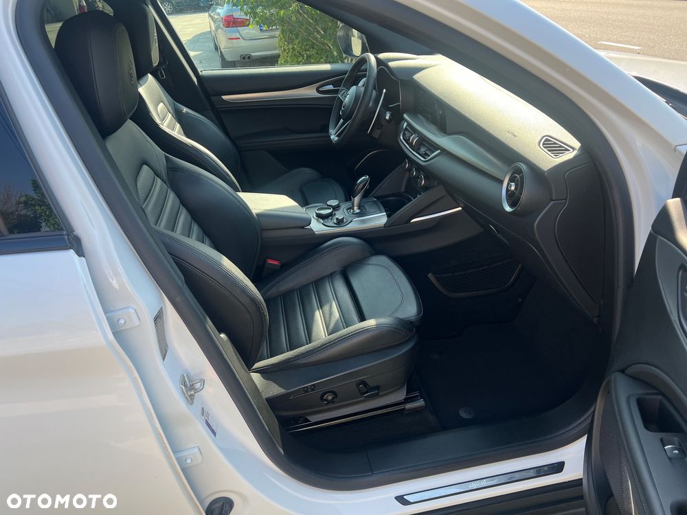Alfa Romeo Stelvio 2.2 16V AT8 Q4 B-Tech - 35
