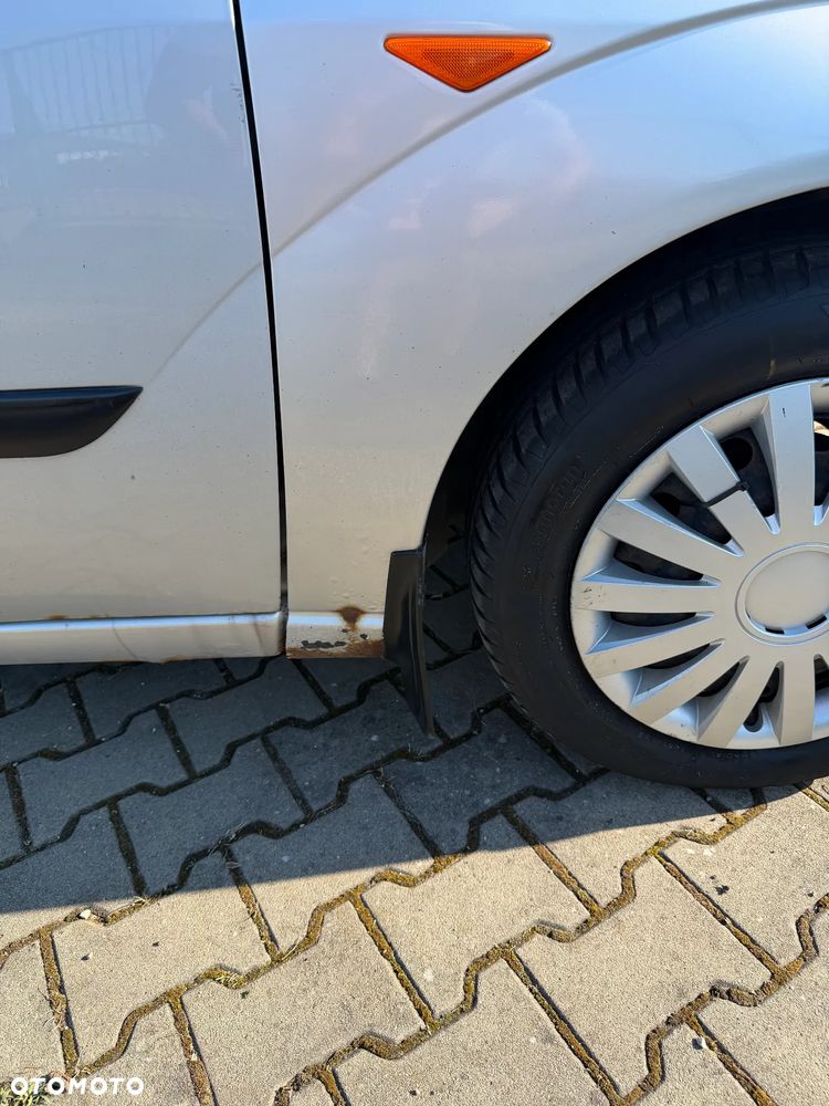 Ford Focus 1.6 Trend - 4