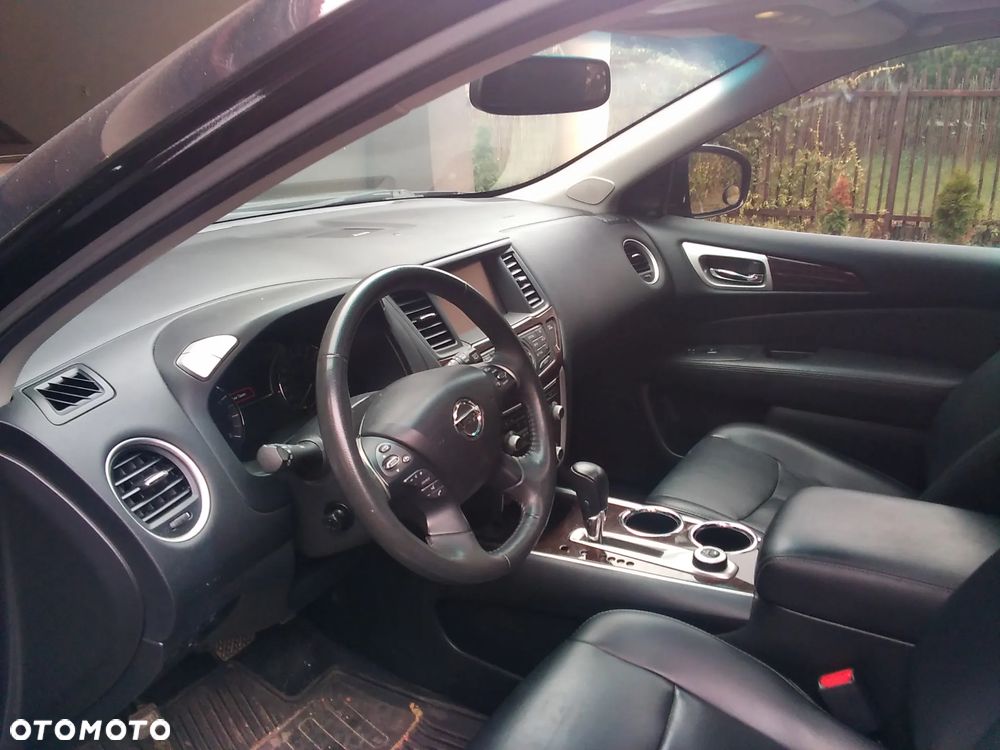 Nissan Pathfinder - 4