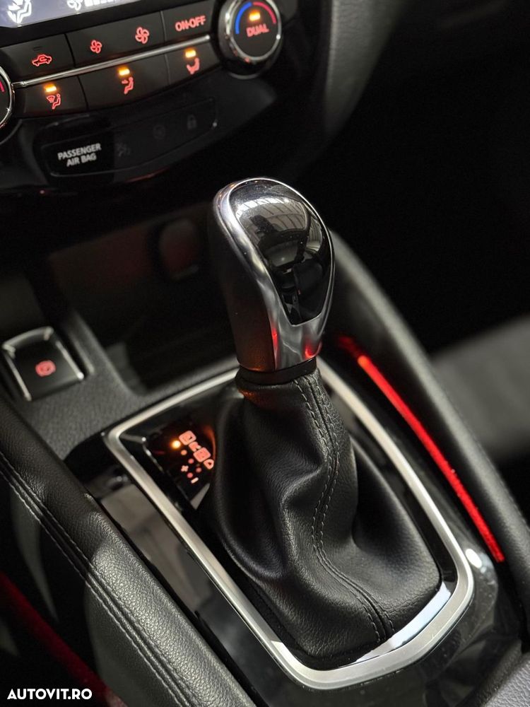 Nissan Qashqai 1.7 dCi Xtronic ALL-MODE 4x4i TEKNA - 13