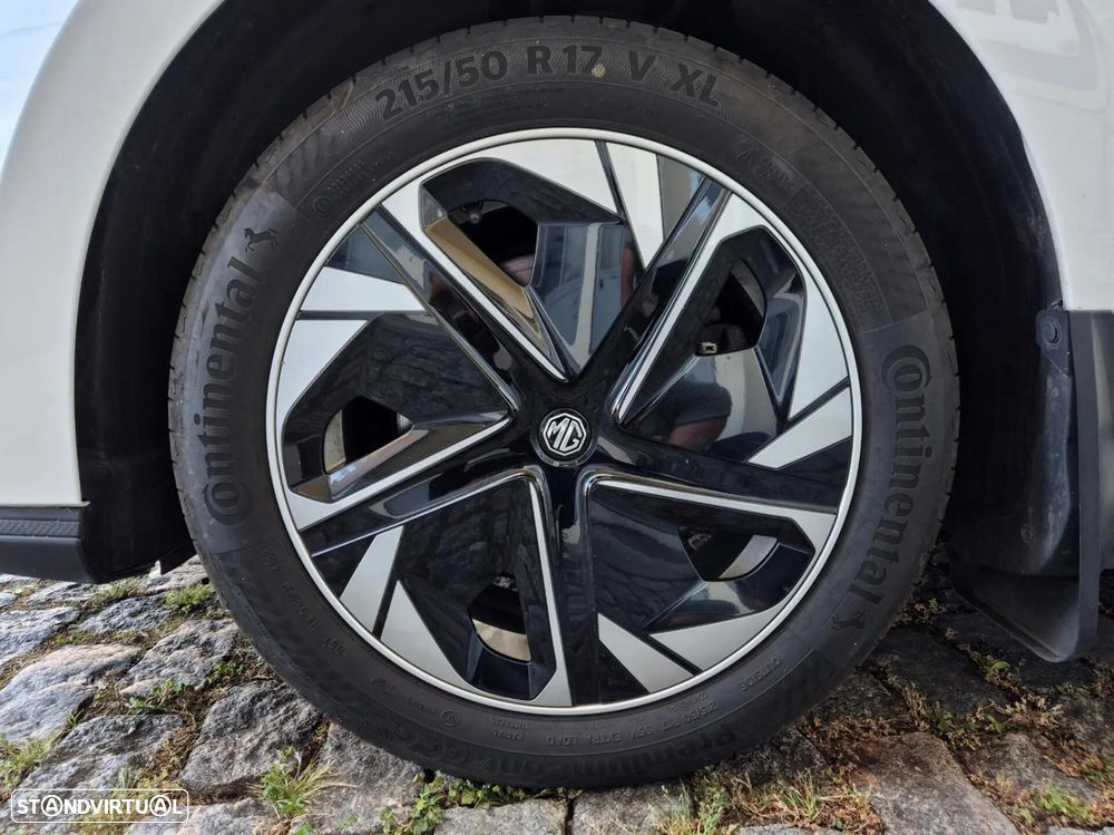 MG MG4 64 kWh Luxury - 8