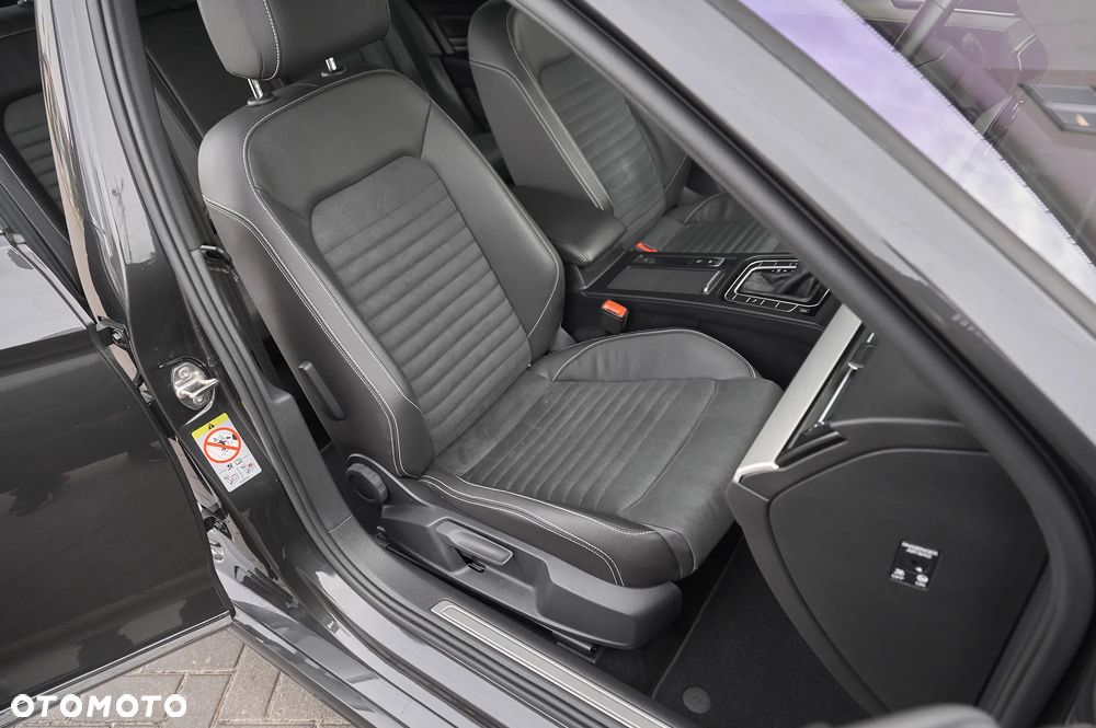 Volkswagen Passat - 30