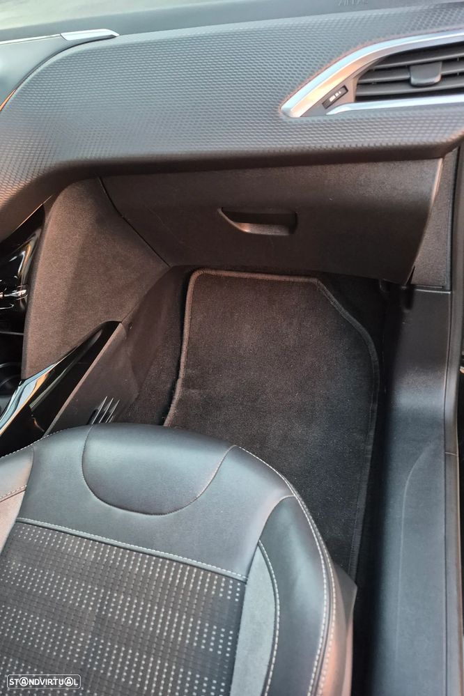 Peugeot 2008 2018 photo 5