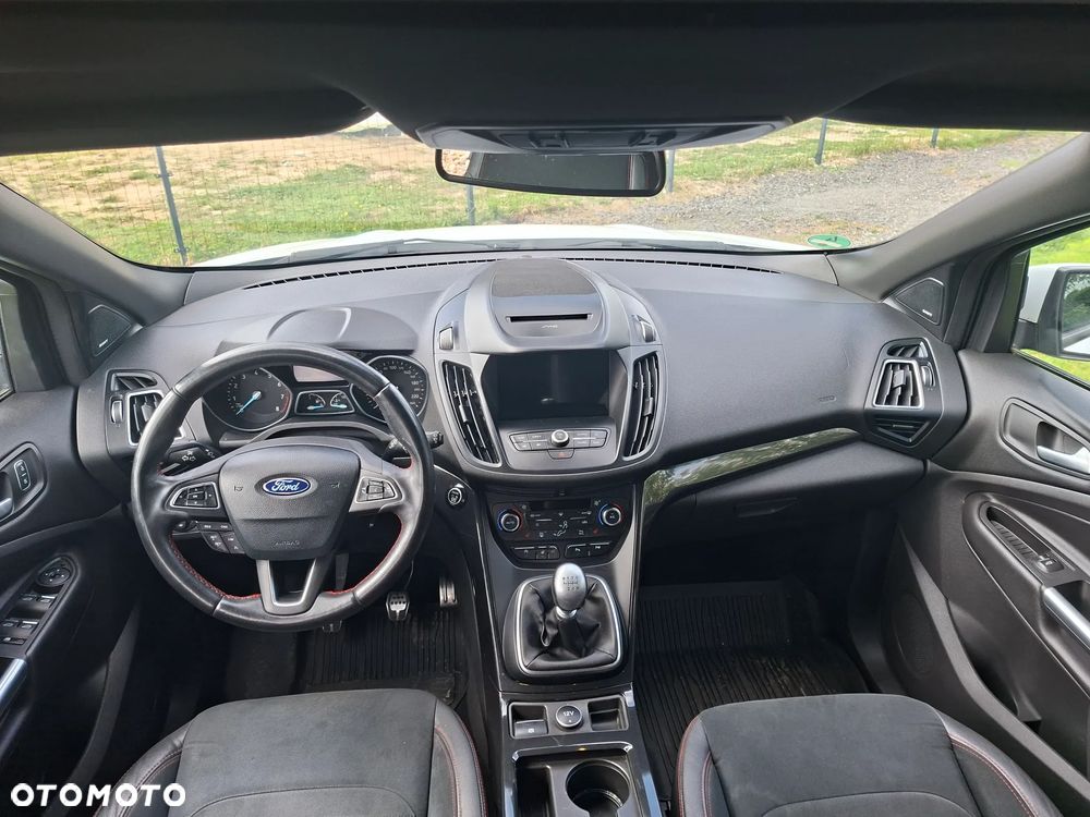 Ford Kuga - 24