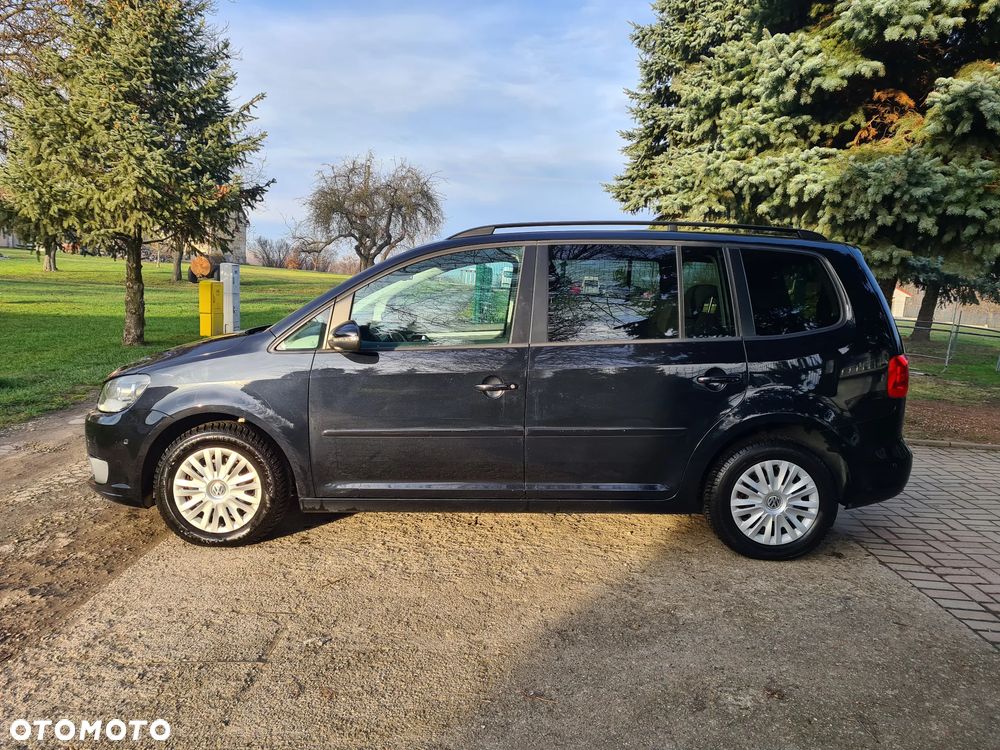 Volkswagen Touran - 11