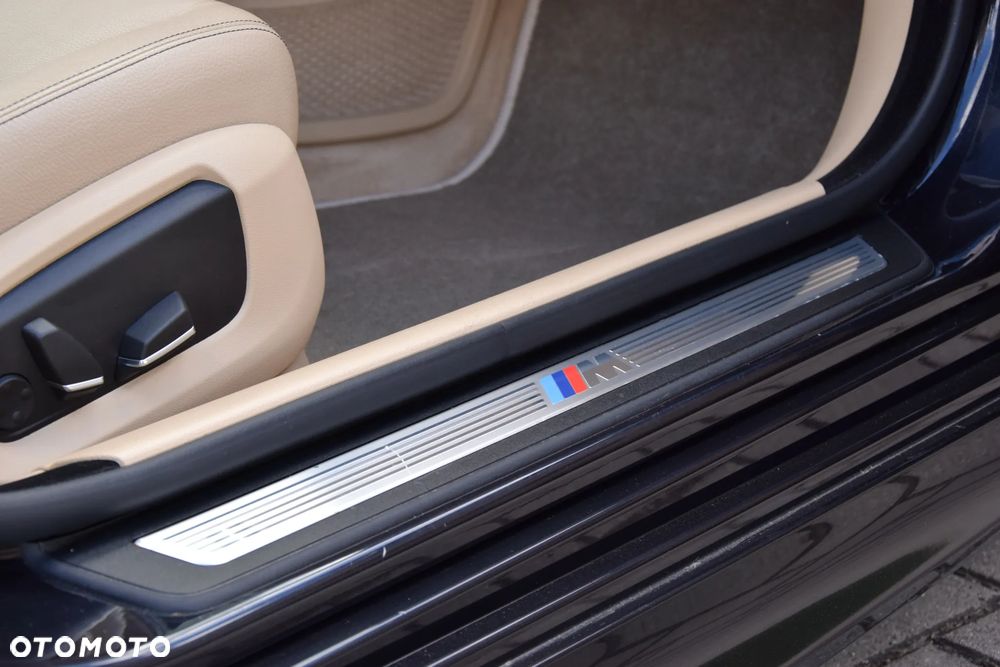 BMW Seria 5 535i Sport-Aut - 28