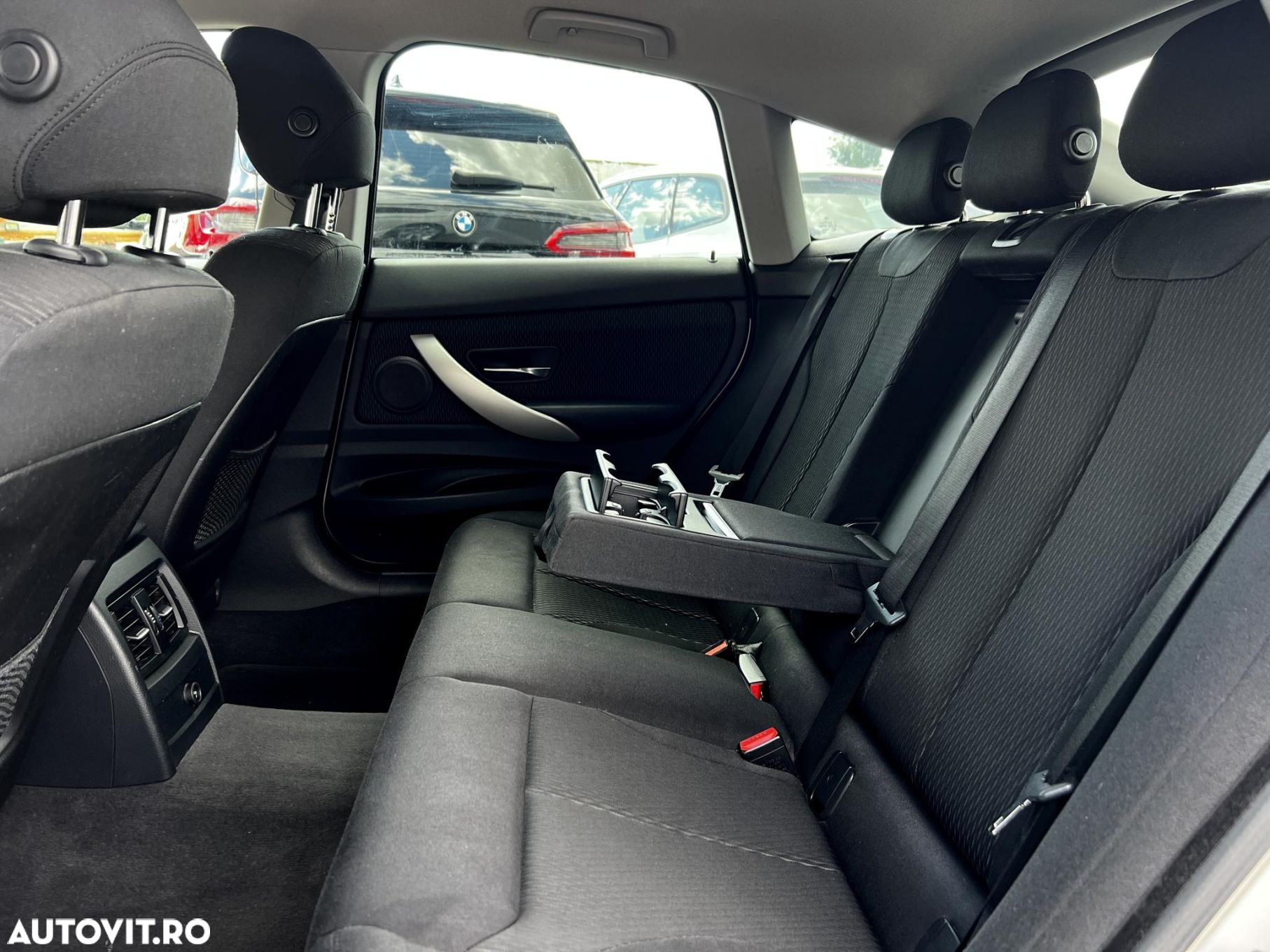 BMW Seria 3 318d GT Aut. - 22