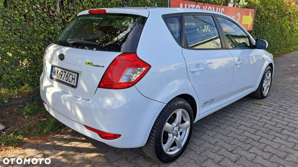 Kia Ceed - 28