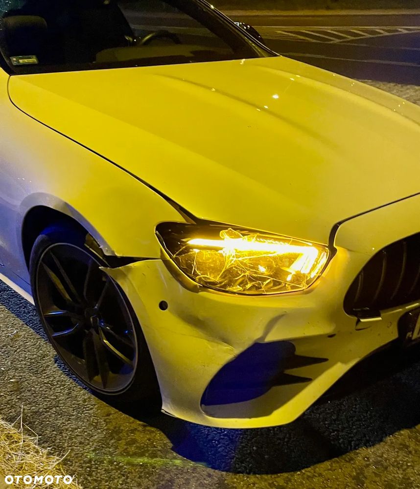Mercedes-Benz Klasa E AMG 53 Coupe 4-Matic+ 9G-TRONIC - 27