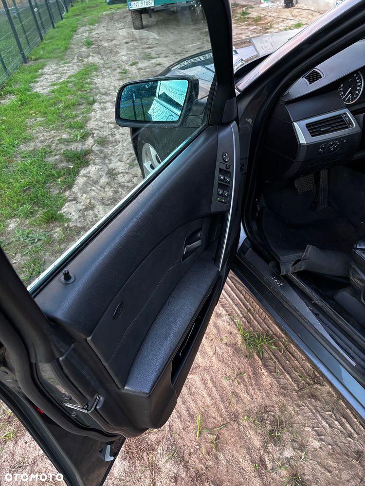 BMW Seria 5 525i - 10