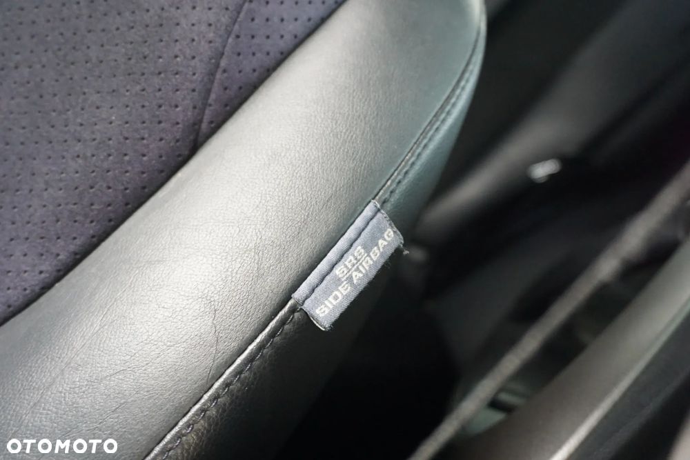 Toyota RAV4 2.2 D-4D 4x4 - 29