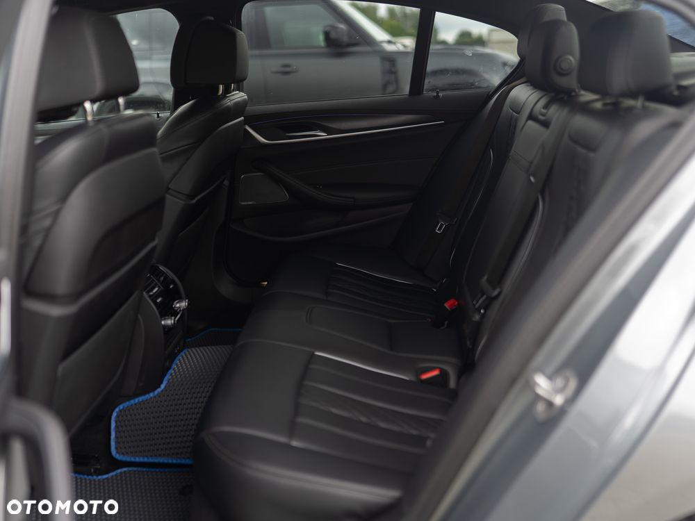BMW Seria 5 540d xDrive mHEV M Sport sport - 18