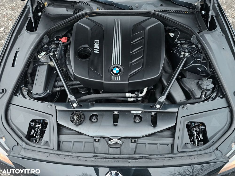 BMW Seria 5 520d Aut. Luxury Line - 14