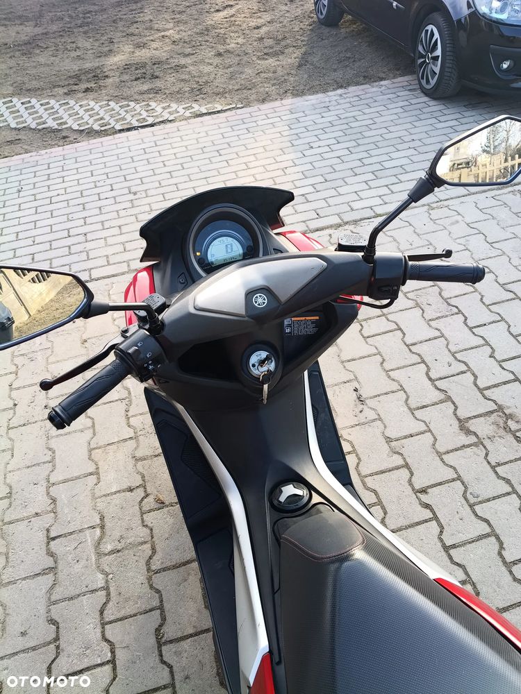 Yamaha NMAX - 4