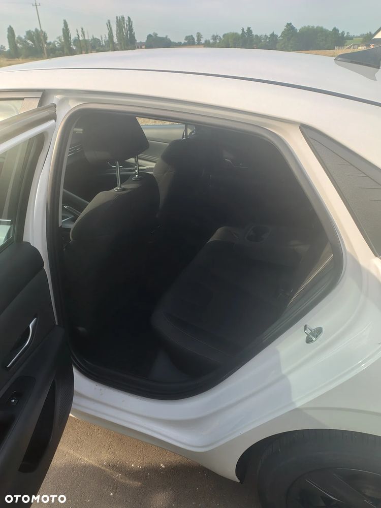 Hyundai Elantra 1.6 Smart - 4
