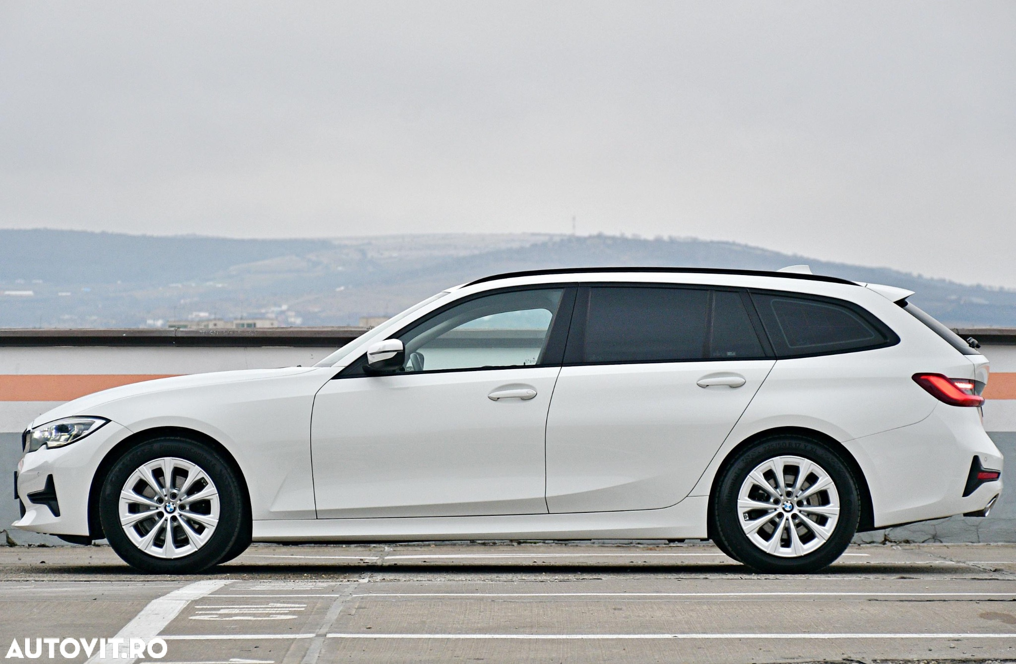 BMW Seria 3 320d Touring Aut. Sport Line - 26