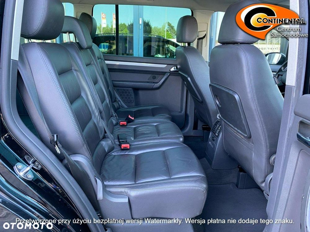 Volkswagen Touran - 13