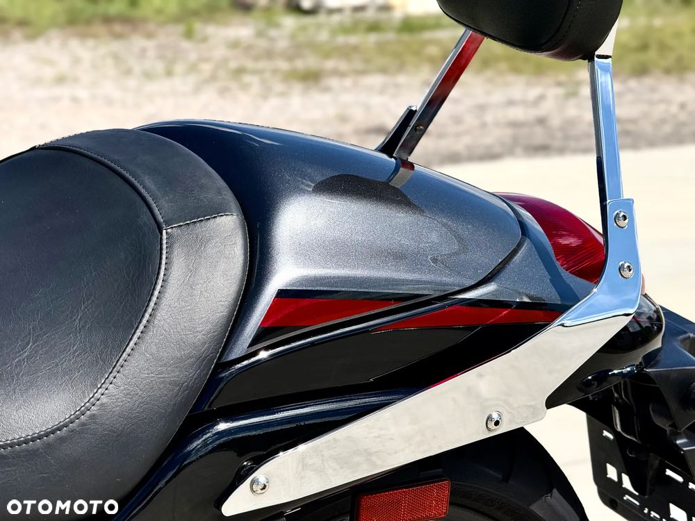 Suzuki Boulevard - 10