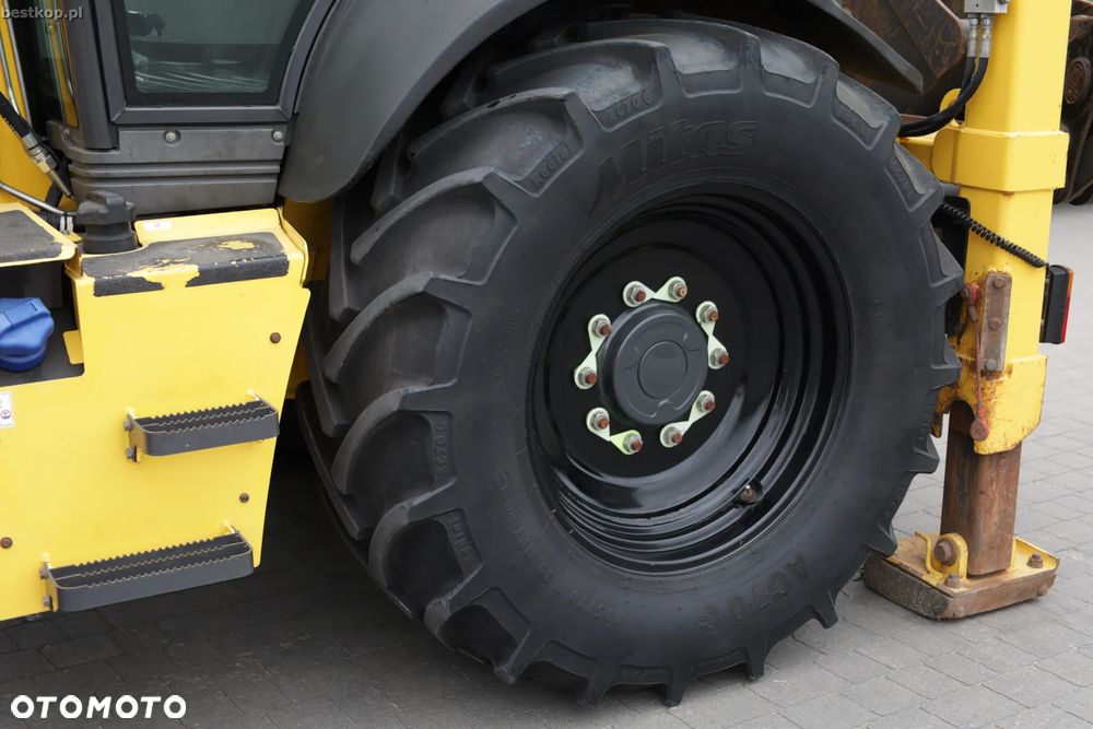 New Holland B100C - 22