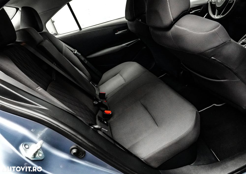 Toyota Corolla Sedan 1.8 HSD Dynamic - 16