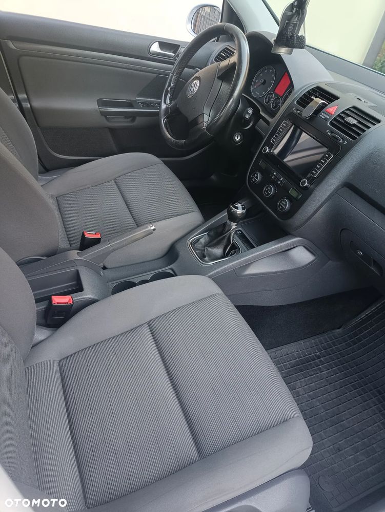 Volkswagen Golf - 21